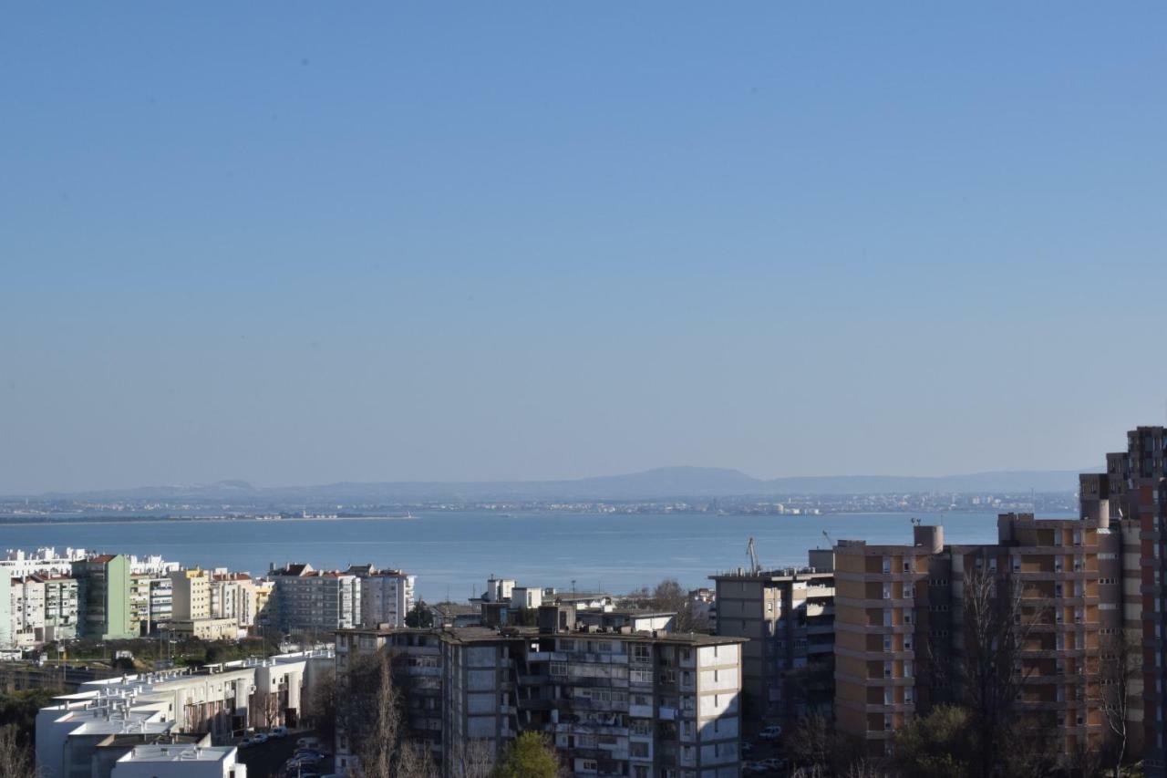 Apartament Vistas Sobre O Rio Tejo Lizbona Zewnętrze zdjęcie